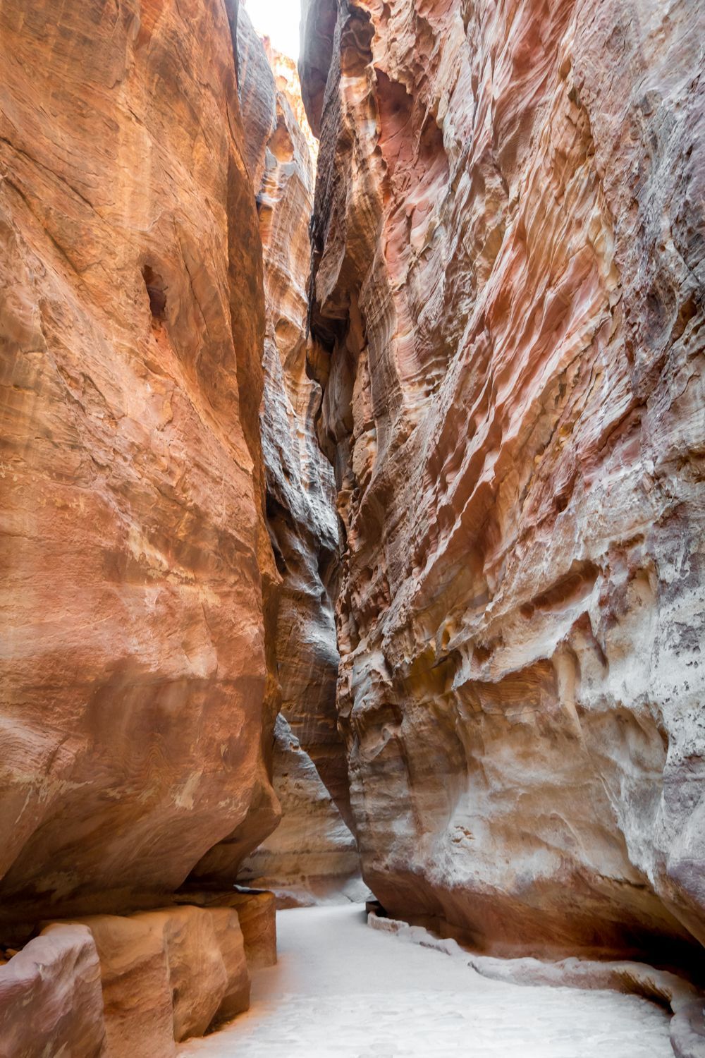 Imagen de Al Siq, el desfiladero justo antes de llegar a Petra.