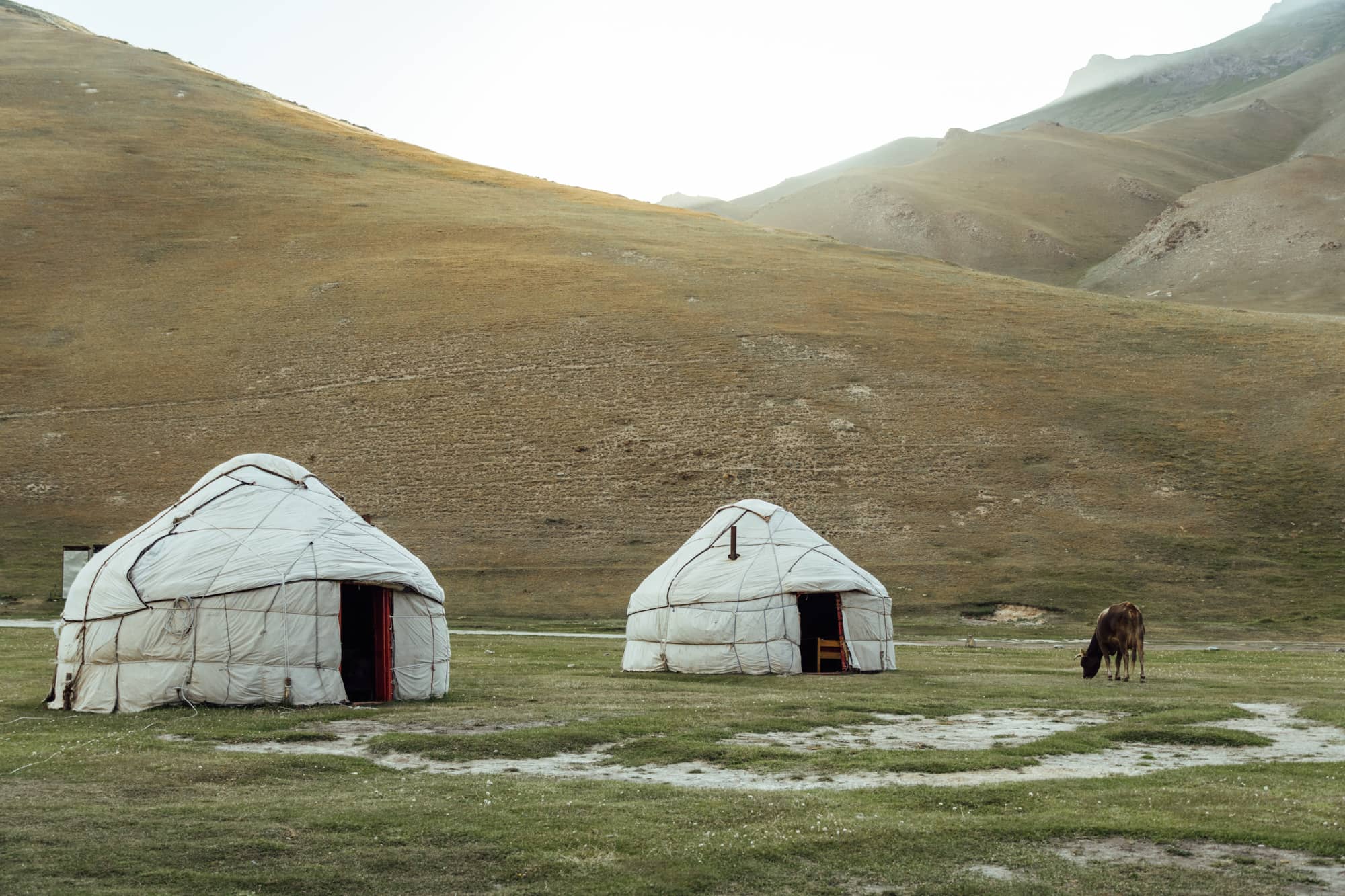 Campo de yurtas en Tash Rabat