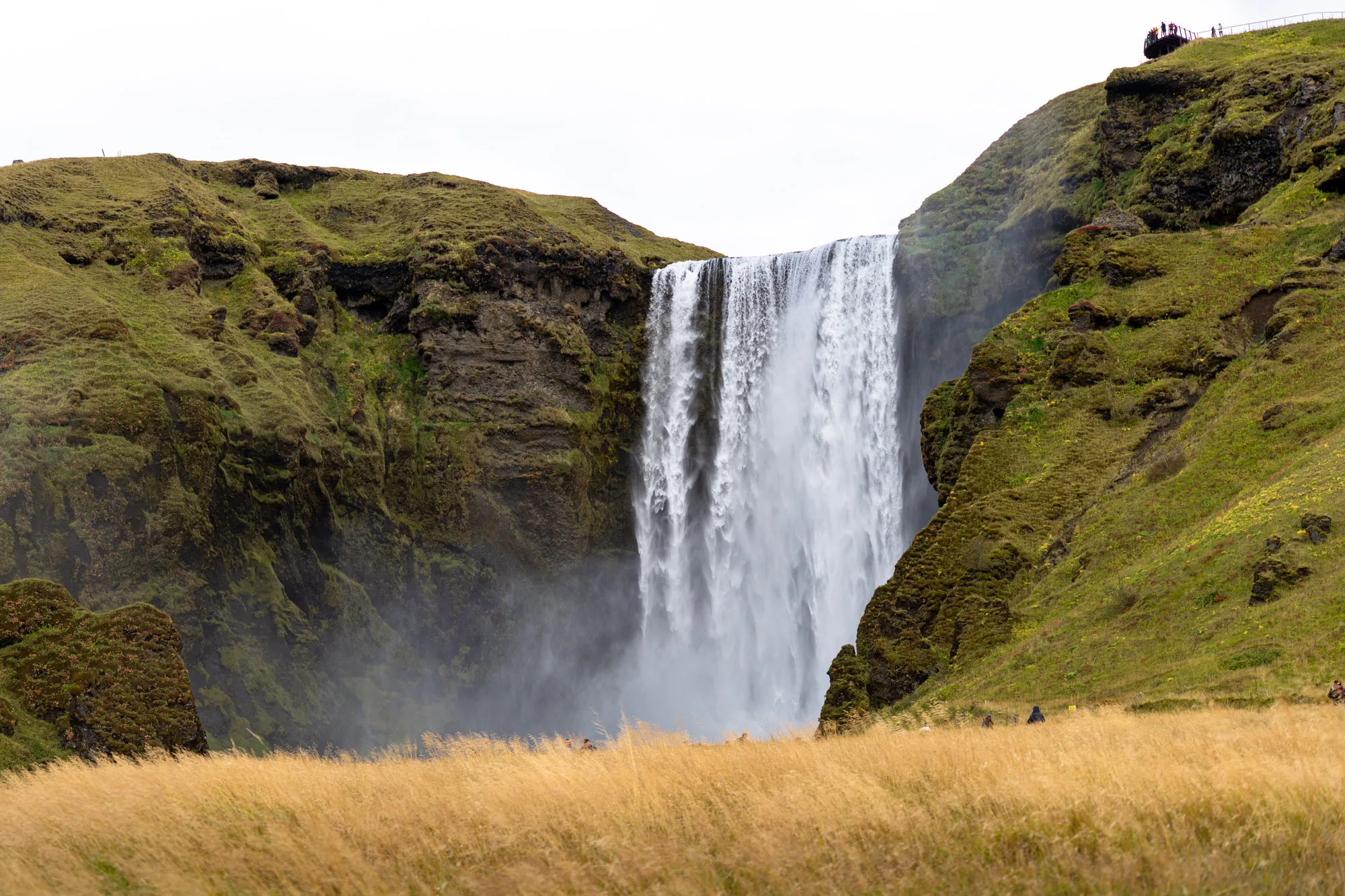 Cascada Skógafoss, una de las más populares del sur de Islandia