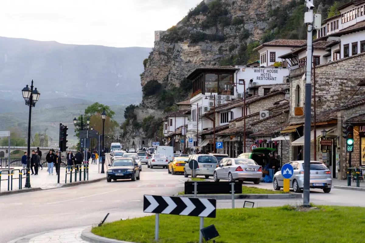 como moverse por Albania