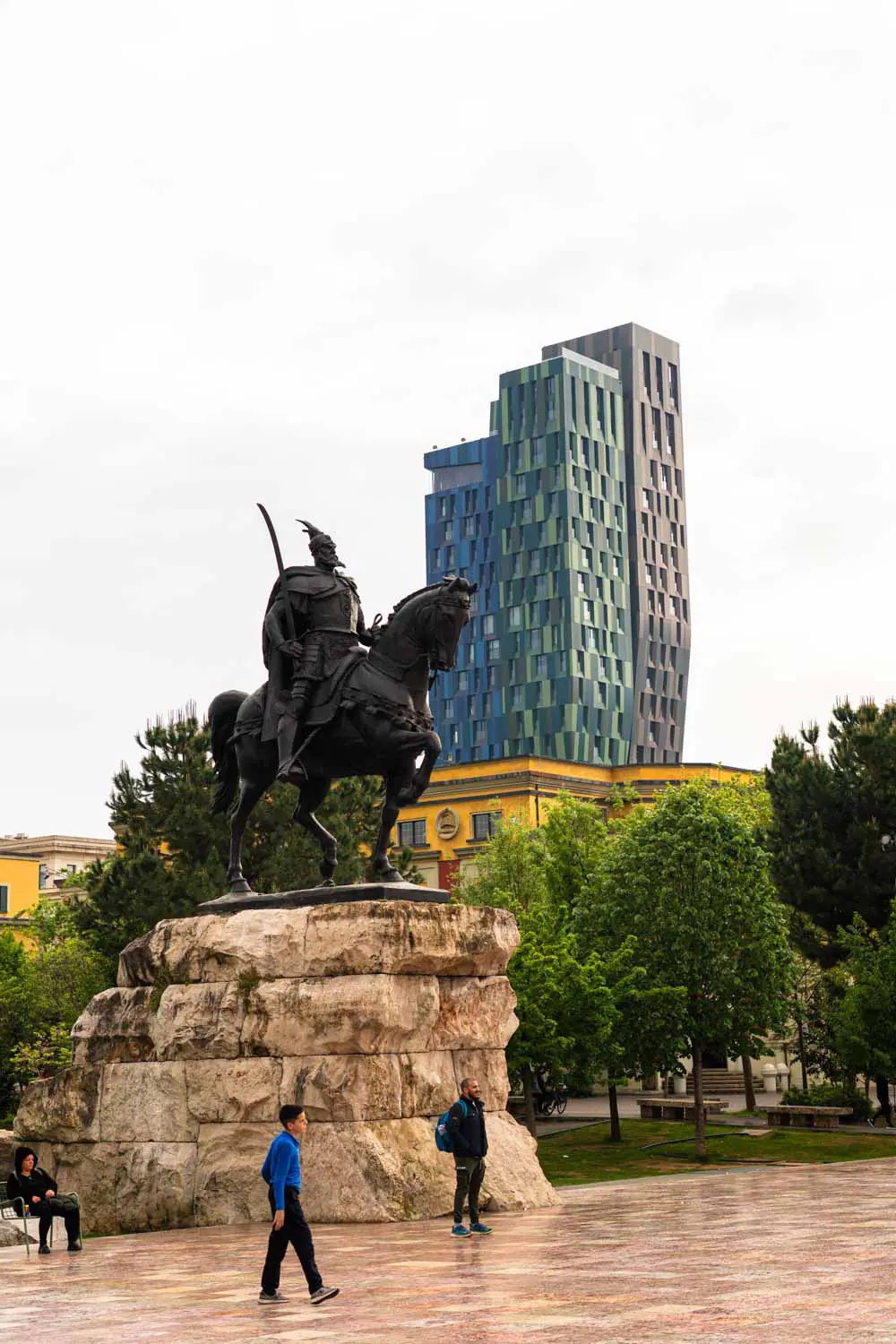 que ver en tirana